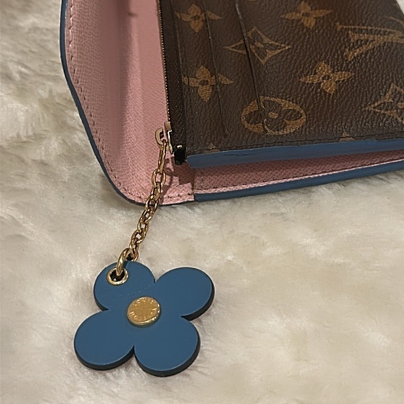 Authentic Louis Vuitton Bloom Flower Wallet✨ - Picture 13 of 16